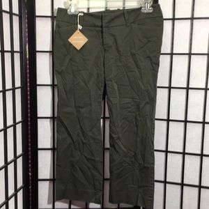 Mossimo Capris Size 2 Fit 3 NWT